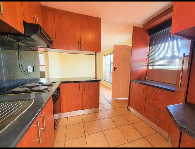 3 BEDROOM HOUSE FOR SALE IN RUYTERWACHT